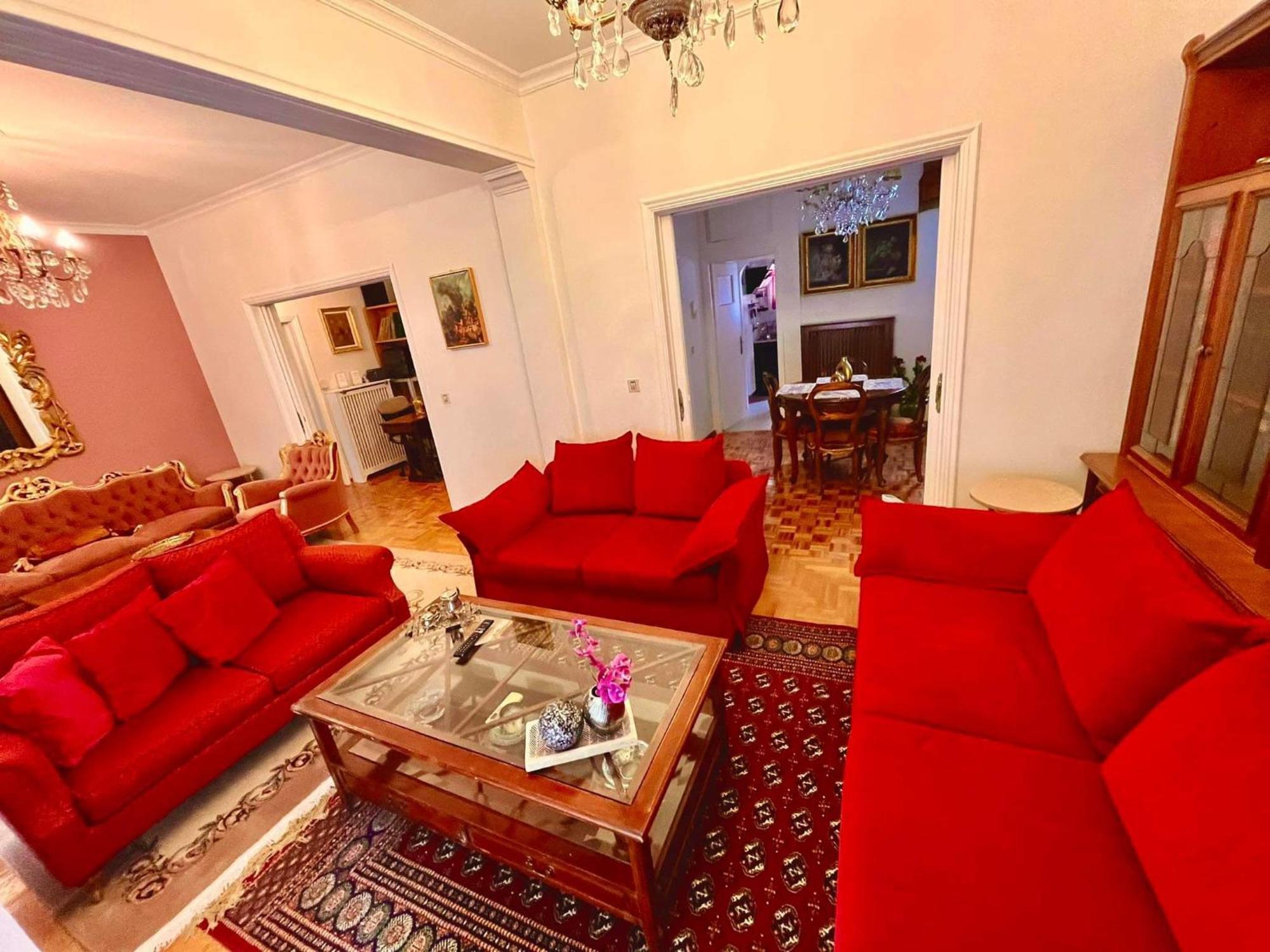 100 M2 Apartment In The Center Of Aten Exteriör bild