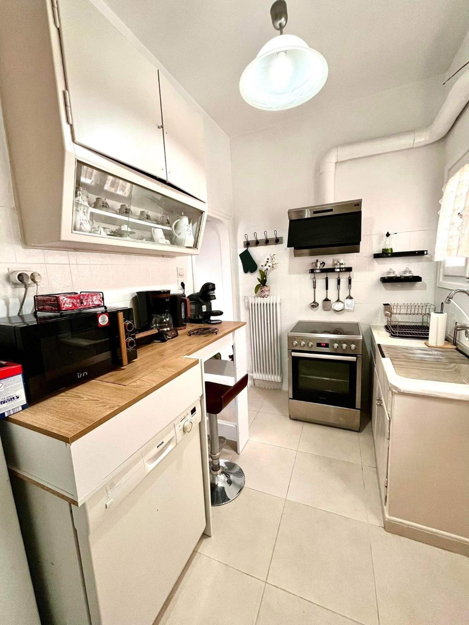 100 M2 Apartment In The Center Of Aten Exteriör bild