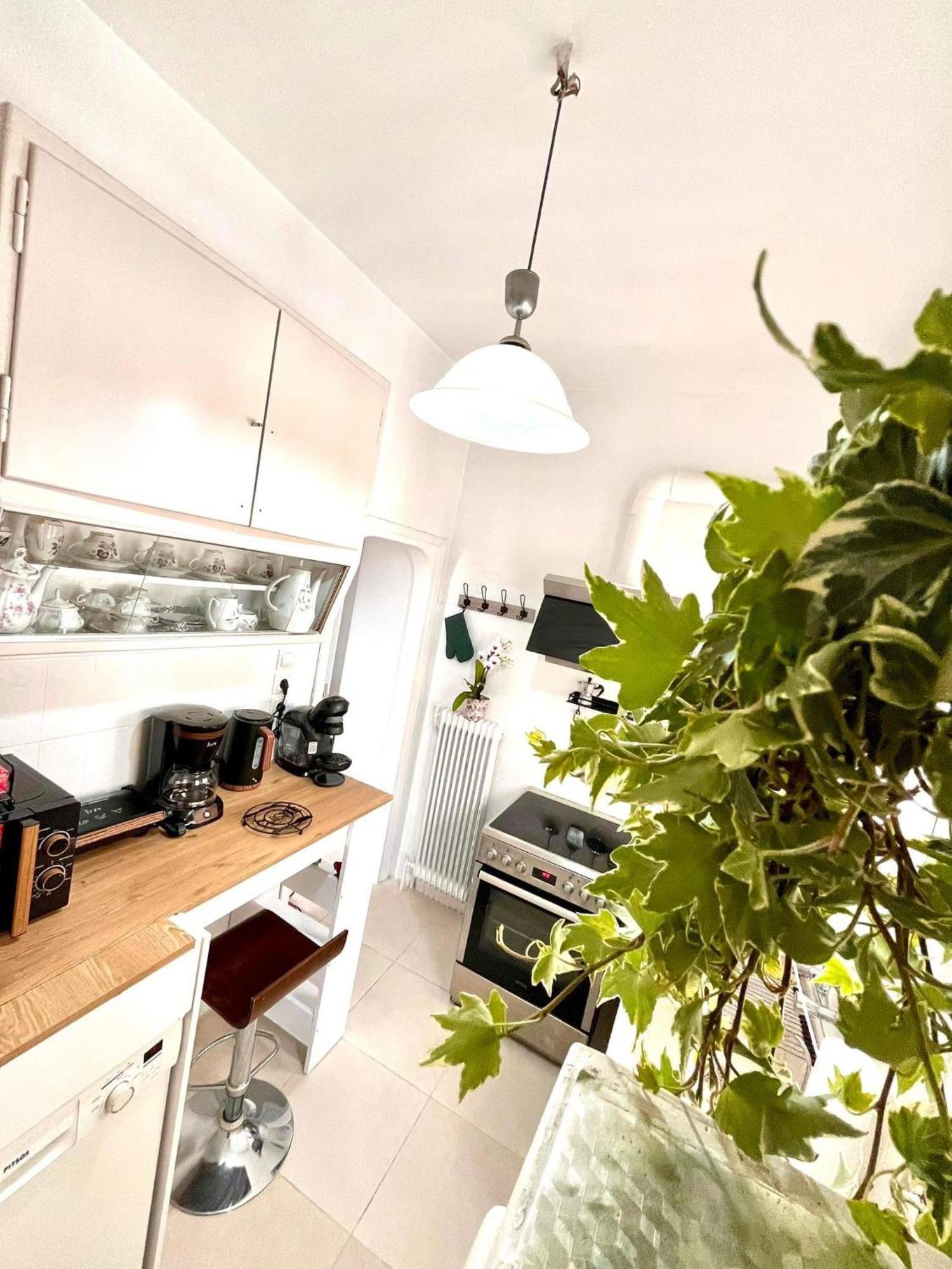 100 M2 Apartment In The Center Of Aten Exteriör bild